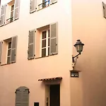 Maison De La Tour *