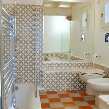 Maison De La Tour Antibes