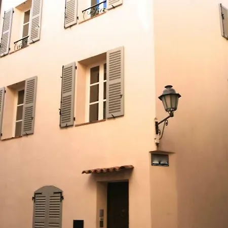 Maison De La Tour *